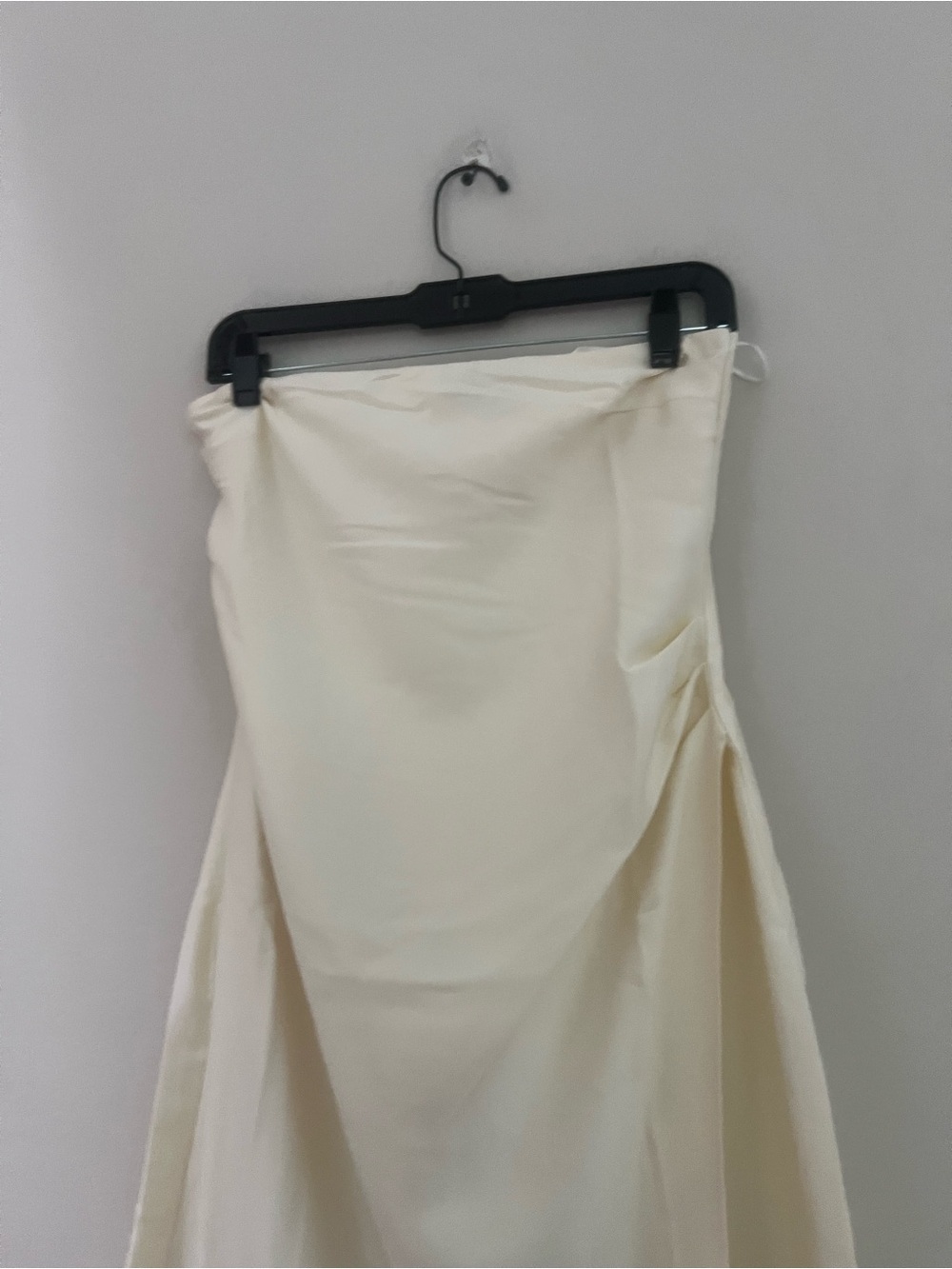House of Harlow 1960 Strapless Cream Maxi Dress with Black Floral Hem - Picture 5 of 9